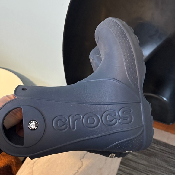 Size 13 CROCS Kids Dark Blue Rain Boots - Picture 4 of 7